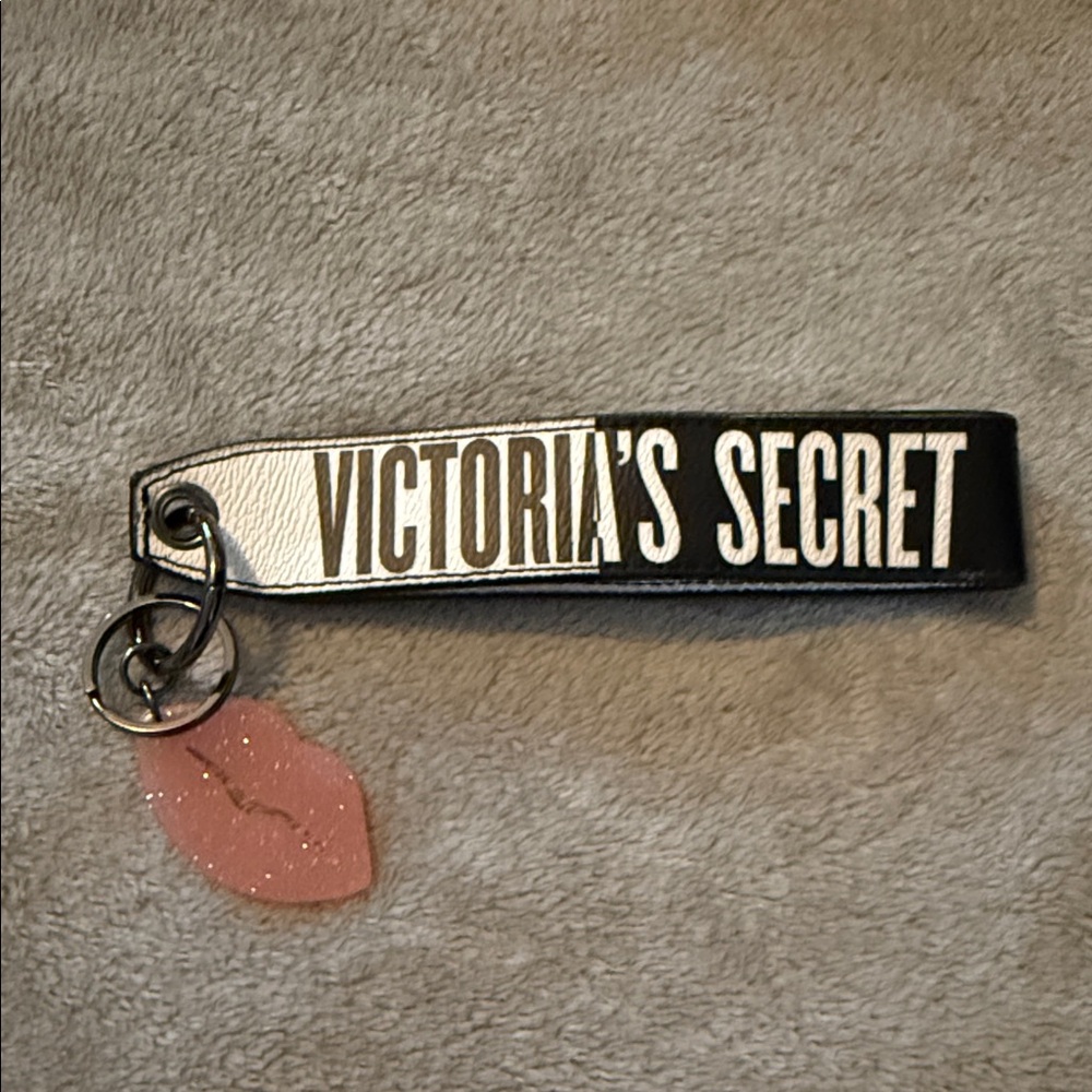 Victoria's Secret Black Key Holder with Pink Lip Charm
